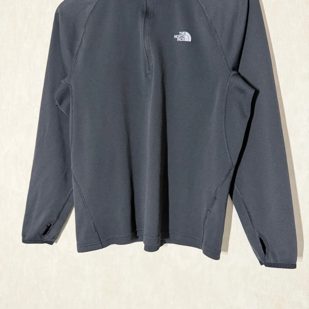The North Face Men’s Winter Warm Essential Mock 1/4 Zip Shirt in Black M